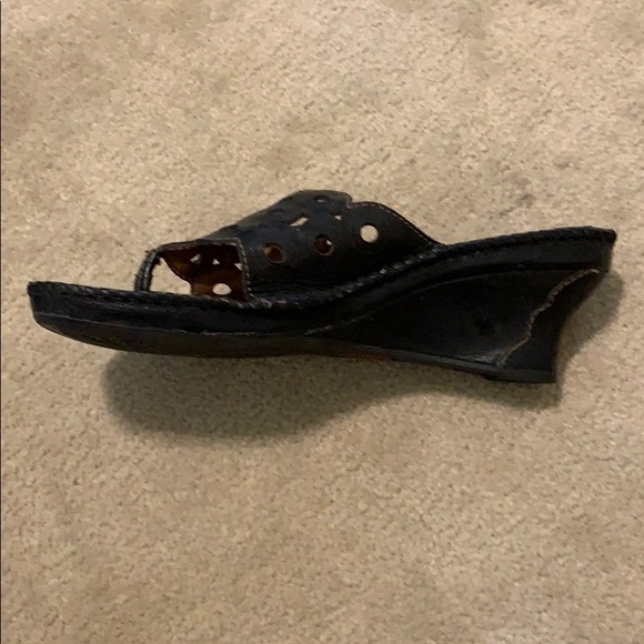 - Black Clark’s Artisan sandals - Picture 3 of 3